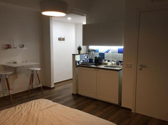 Bed and Breakfast La casa di Alice Salerno Esterno foto
