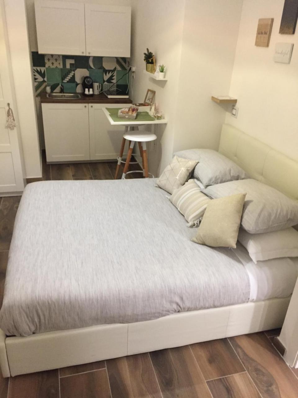 Bed and Breakfast La casa di Alice Salerno Esterno foto